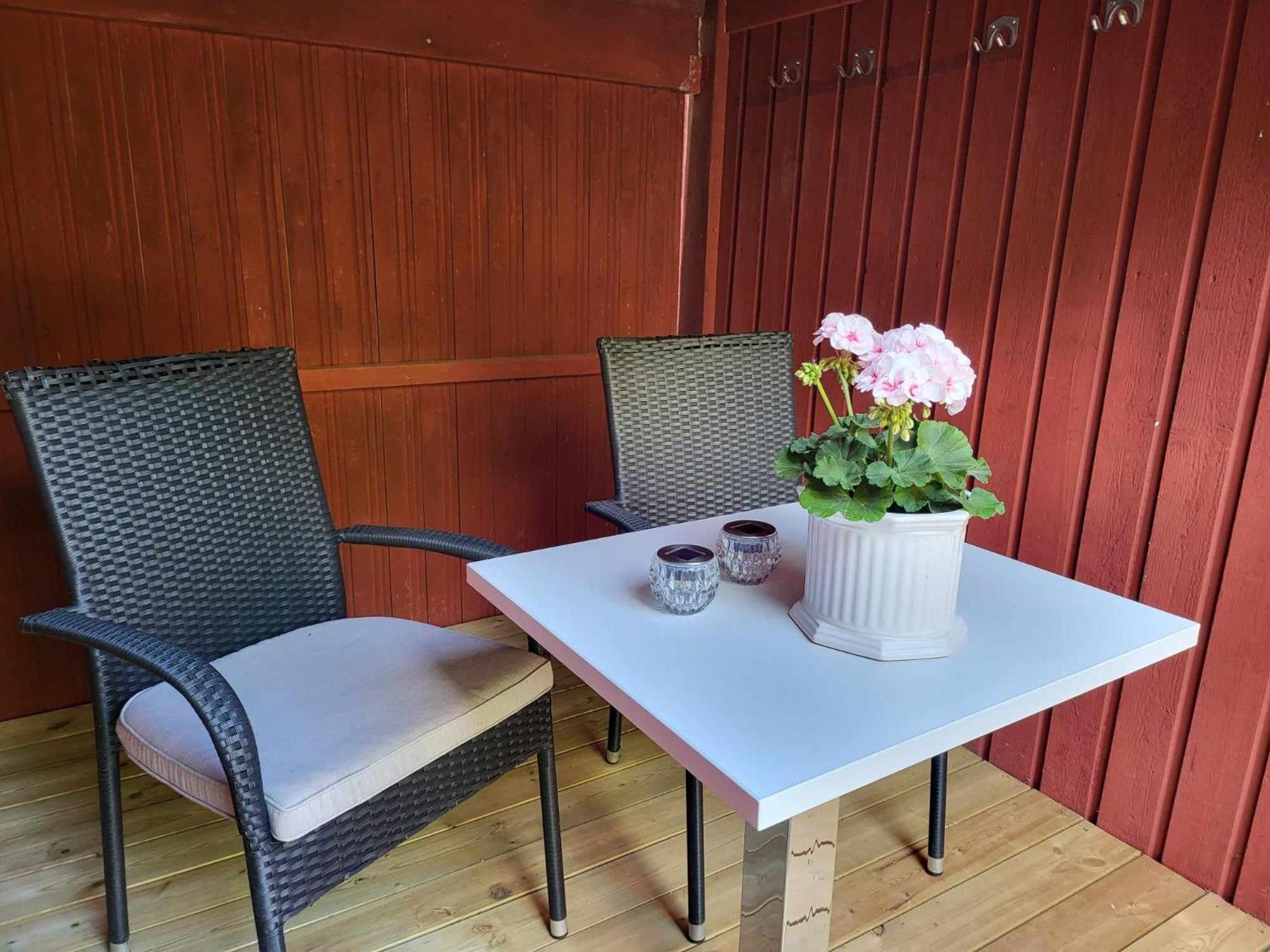 Minihus Med Stor Traedgardstomt Naera Golf Och Hav