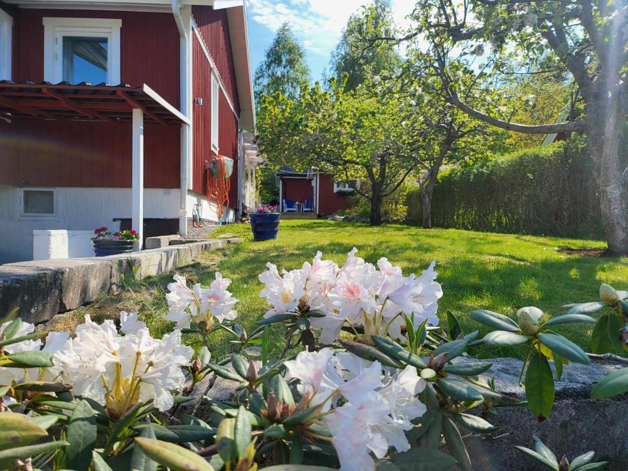 Minihus Med Stor Traedgardstomt Naera Golf Och Hav * Trosa